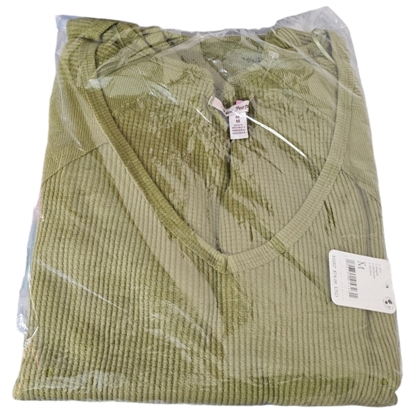 Free People Santa Clara Thermal Oversize Top in Ferngully Size Medium NWT - Picture 5 of 9